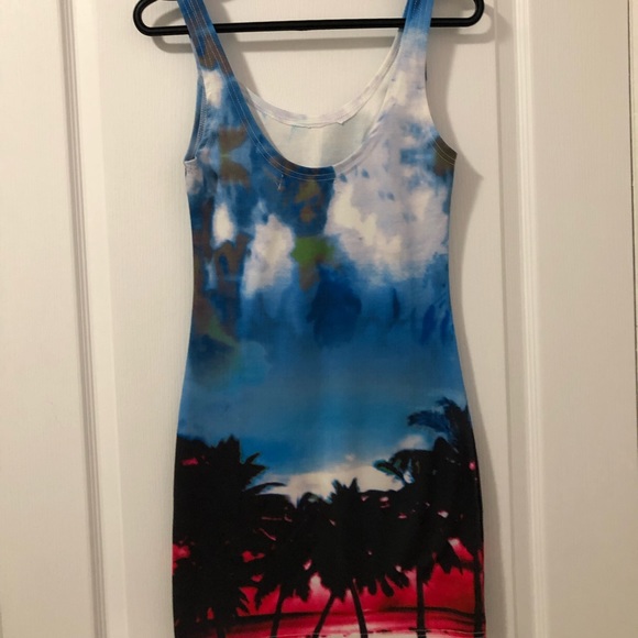 Reverse dress - Picture 2 of 3